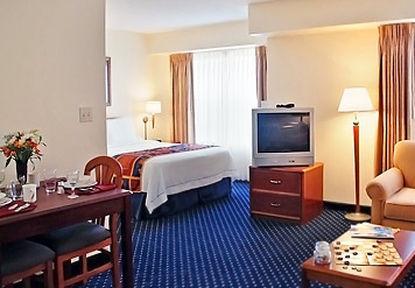 Residence Inn By Marriott Detroit Ливония Номер фото