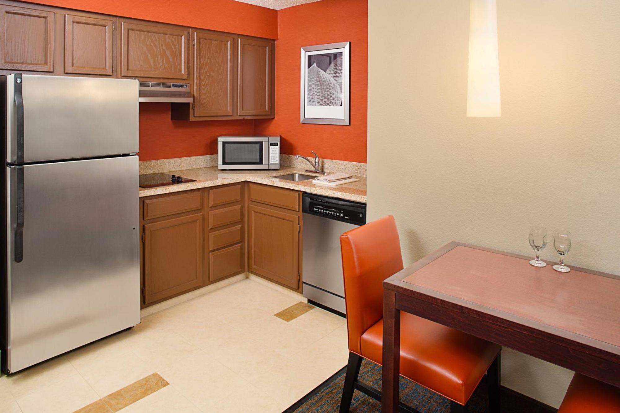 Residence Inn By Marriott Detroit Ливония Экстерьер фото